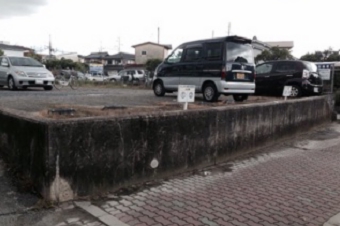 にしむら鍼灸整骨院の駐車場